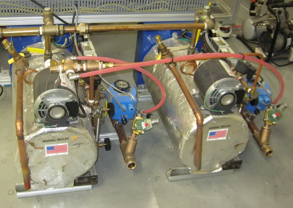 Pair of Generador de vapor Carbono Integrals side by side